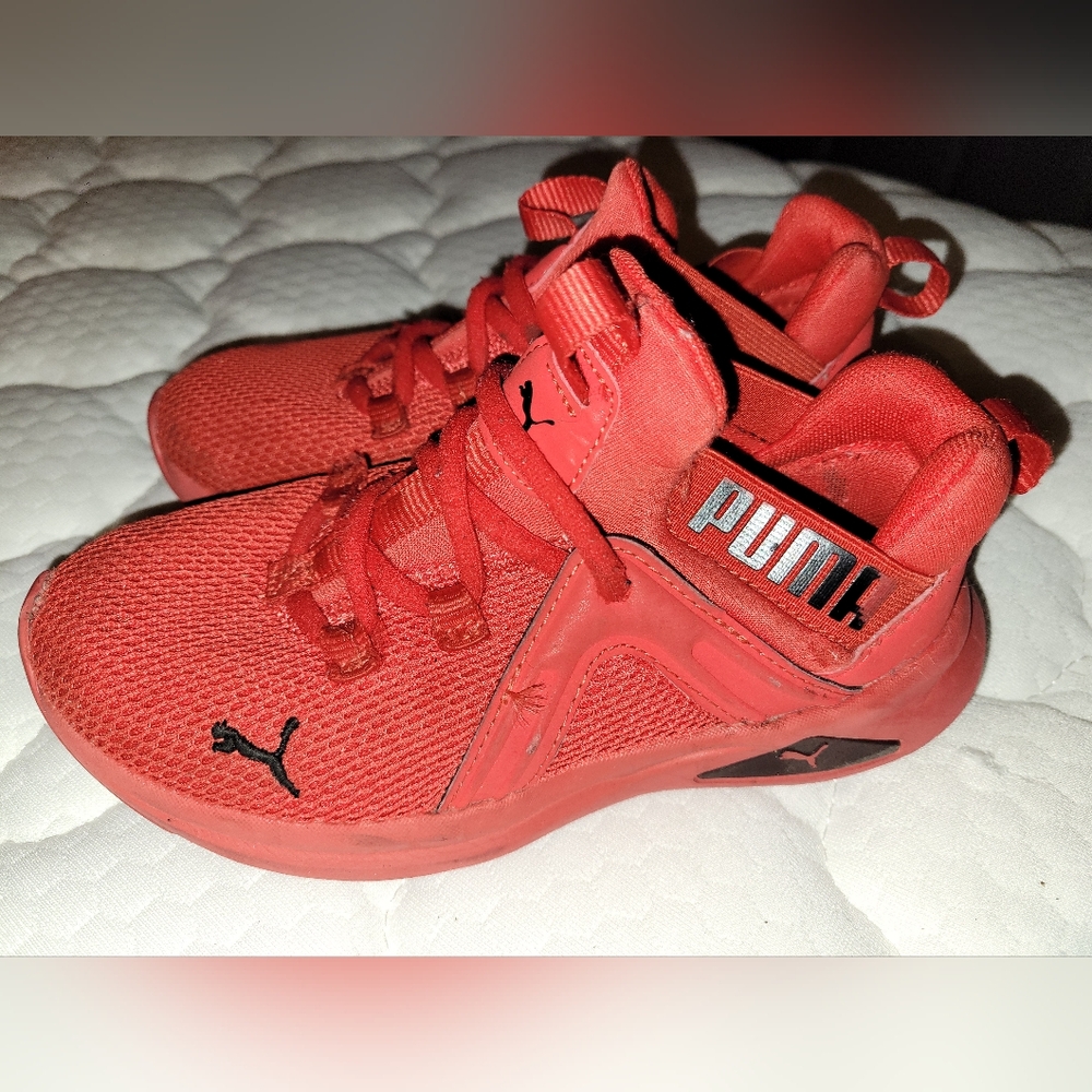 Puma Red Sneakers Sleek Design Cushioned Comfort